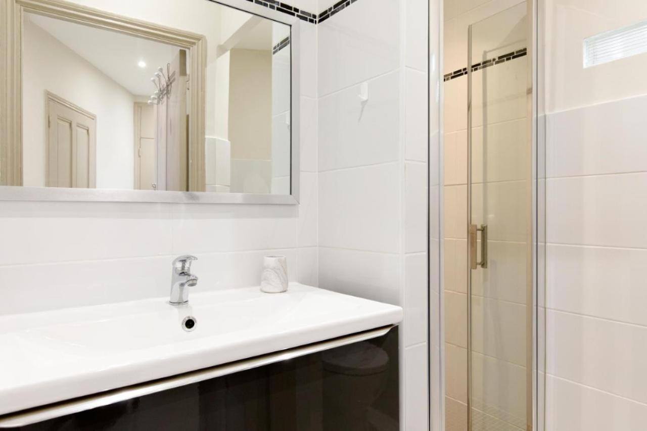 Bright And Elegant Renovated Two Rooms - Near Suquet Cannes Bagian luar foto